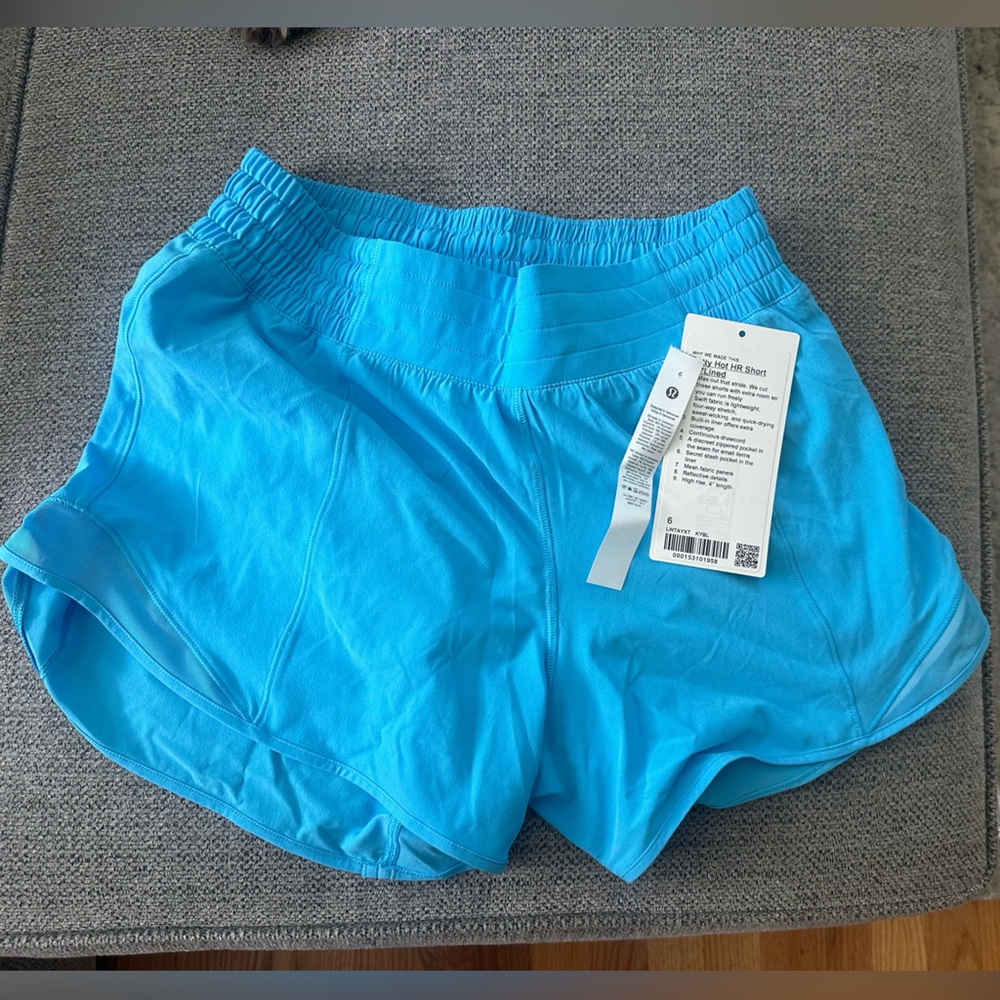 Lululemon Hotty Hot High-Rise Lined Short 4" size 6
